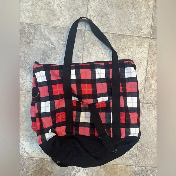Thirty-one Retro Metro Overnight Weekend Duffle bag Check Mate plaid - Picture 3 of 6